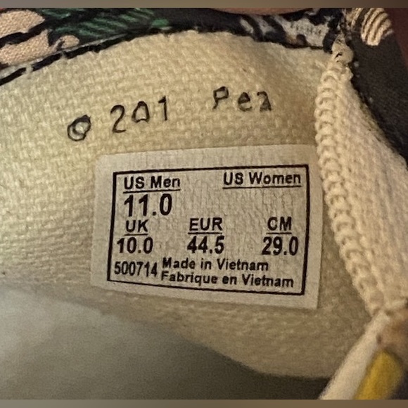 Peanuts × Vans Slip On "The Gang" - Picture 5 of 6